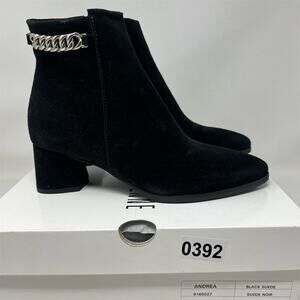 La Canadienne Andrea Women's Black Suede Ankle Bootie Size 7